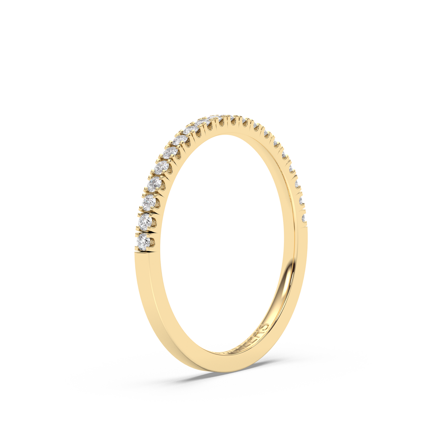 Halvalliansring med diamanter – i gulguld, elegant och tidlös design