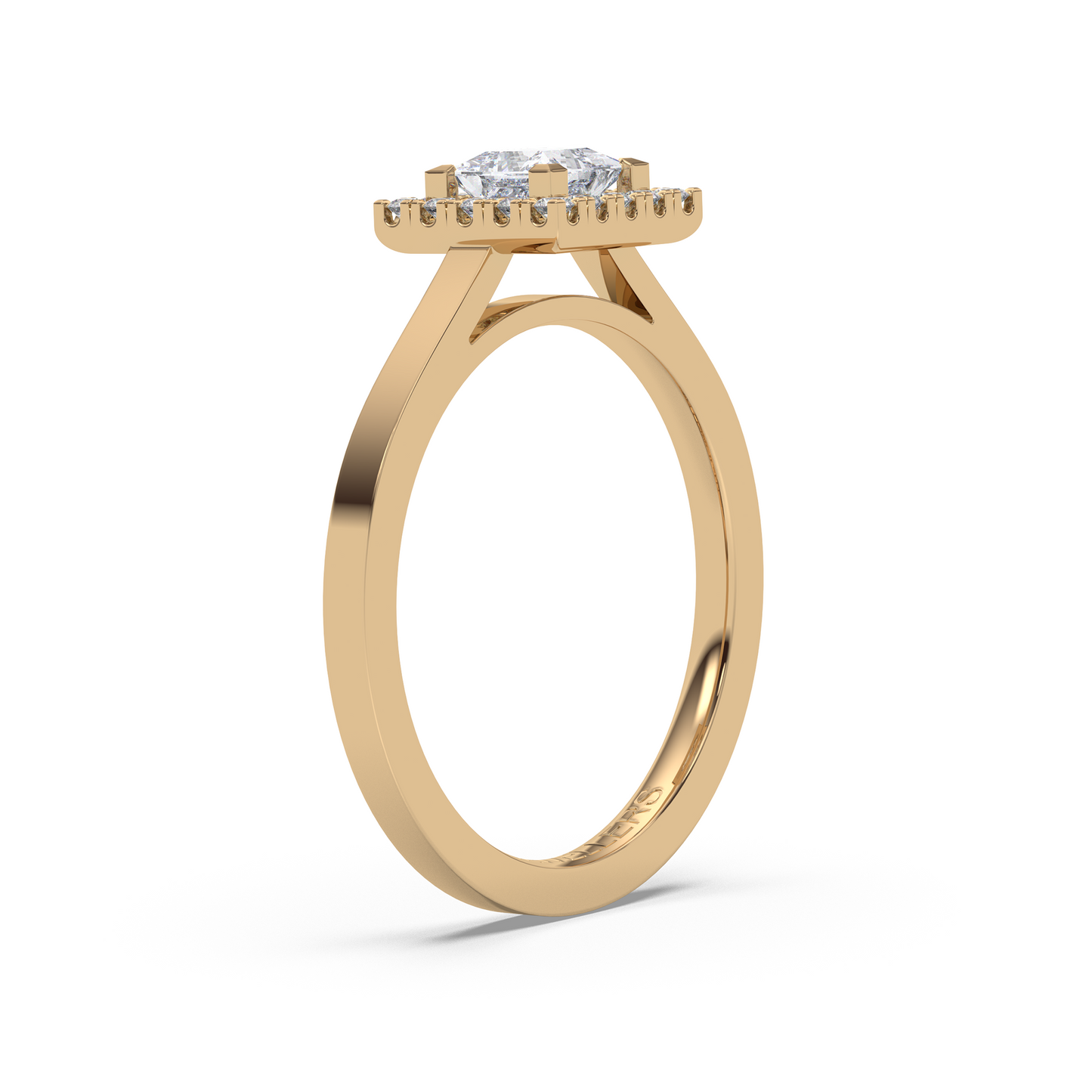 Halo-ring med princesslipad diamant och sidostenar, i rödguld, tidlös elegans