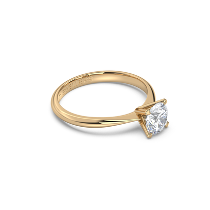 Enstensring – förlovningsring med rundslipad diamant i rödguld, tidlös och elegant design